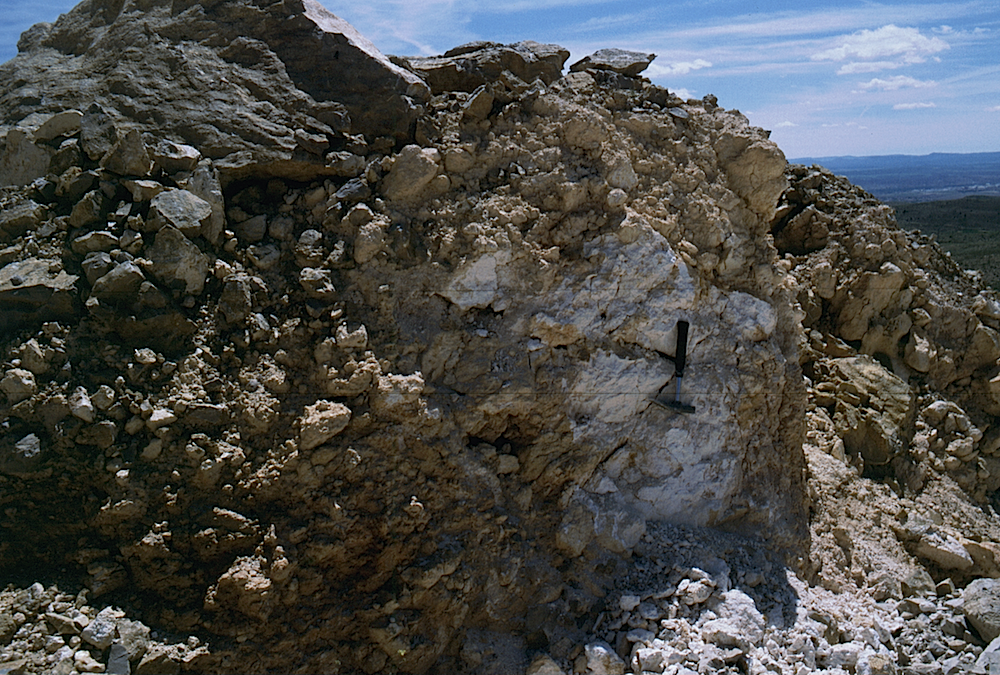 carbonate melt rock outcrop Buena Rubielos impact